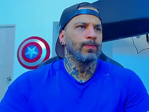 Snapshot of JoshRigby chatting on 11/21/25, 08:29 JoshRigby online show from 11/21/25, 08:29