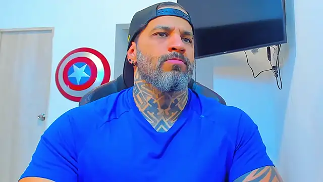 Snapshot of JoshRigby chatting on 12/13/25, 08:04 JoshRigby online show from 12/13/25, 08:04