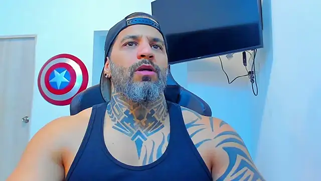 Snapshot of JoshRigby chatting on 12/15/25, 08:24 JoshRigby online show from 12/15/25, 08:24