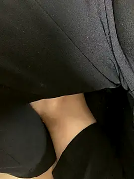 Lydia-a online show from 10/31/25, 07:20