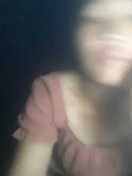 Snapshot of bree-zz chatting on 10/05/25, 11:24 bree-zz online show from 10/05/25, 11:24