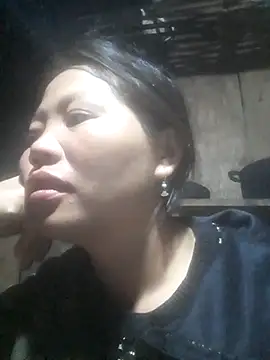 Snapshot of bree-zz chatting on 10/25/25, 09:42 bree-zz online show from 10/25/25, 09:42