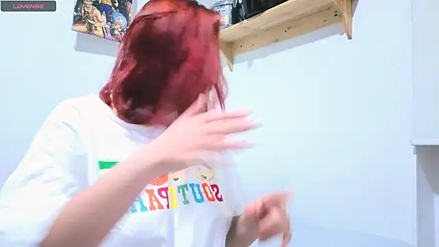 Snapshot of LyraCarter chatting on 09/30/25, 12:37 LyraCarter online show from 09/30/25, 12:37