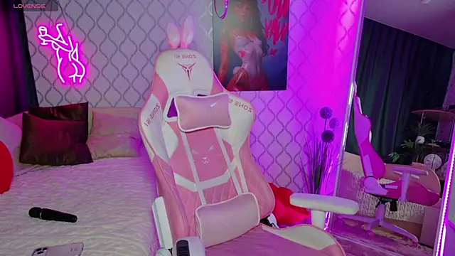 Curious Lily online show from 06/27/26, 01:10