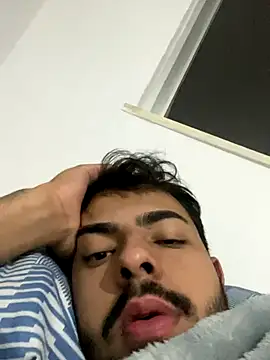 Snapshot of artzin2334 chatting on 09/26/25, 07:45 artzin2334 online show from 09/26/25, 07:45