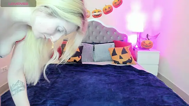 CamillaDreamer online show from 11/01/25, 04:42