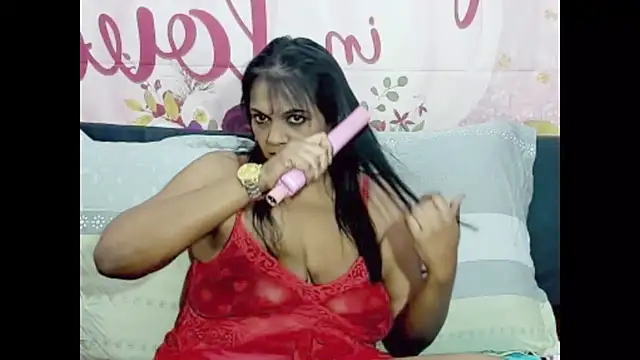 Snapshot of indianswtbella chatting on 11/26/25, 04:57 indianswtbella online show from 11/26/25, 04:57