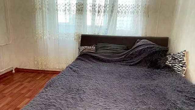 Snapshot of LindyEckland chatting on 04/01/26, 01:41 LindyEckland online show from 04/01/26, 01:41