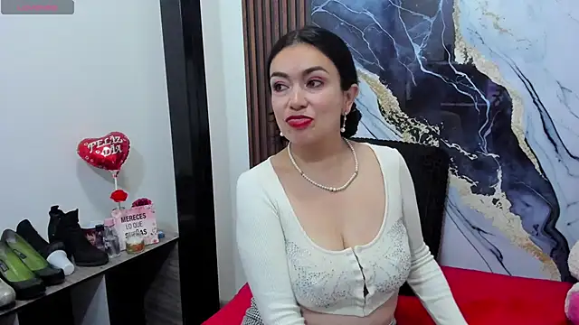 angelinee39 online show from 11/18/25, 09:36