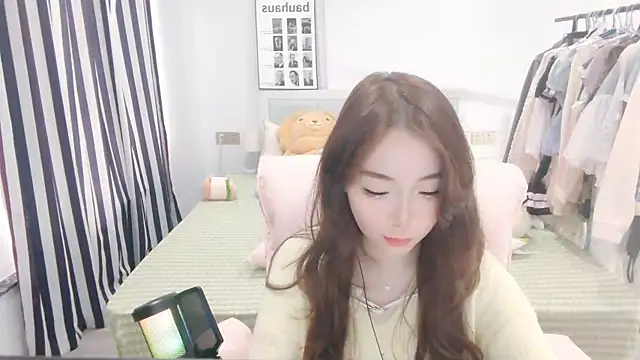 Snapshot of Gardenia-222 chatting on 10/12/25, 06:23 Gardenia-222 online show from 10/12/25, 06:23