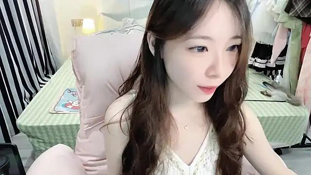 Snapshot of Gardenia-222 chatting on 05/06/26, 02:44 Gardenia-222 online show from 05/06/26, 02:44