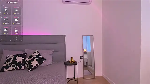 Sienna Mi  online show from 11/23/25, 08:03