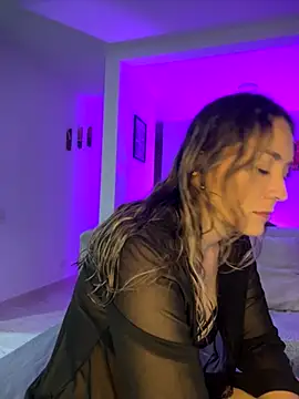 Mariana gom online show from 11/12/25, 03:29