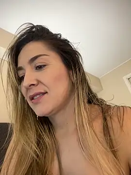 Mariana gom online show from 05/12/26, 12:13