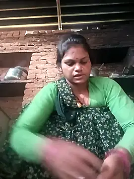 Snapshot of SHMA-77 chatting on 10/13/25, 02:33 SHMA-77 online show from 10/13/25, 02:33