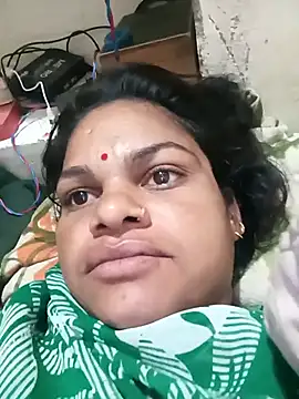 Snapshot of SHMA-77 chatting on 11/14/25, 11:13 SHMA-77 online show from 11/14/25, 11:13