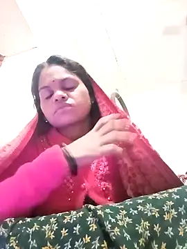 Snapshot of SHMA-77 chatting on 11/18/25, 02:54 SHMA-77 online show from 11/18/25, 02:54