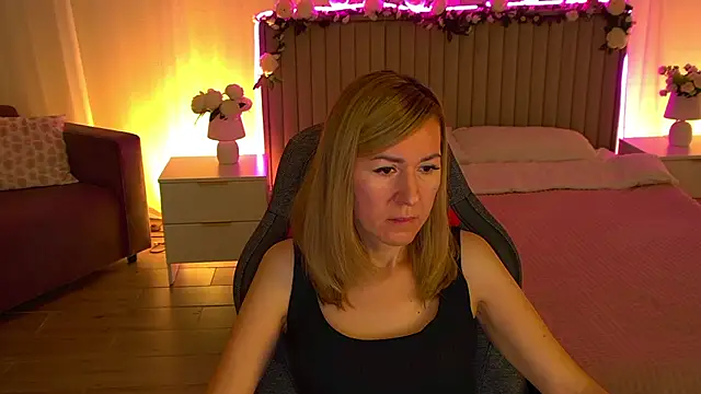 DonnaSmitth online show from 11/24/25, 11:43