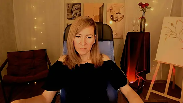 DonnaSmitth online show from 12/16/25, 02:11