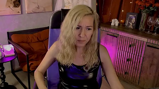 DonnaSmitth online show from 06/23/26, 07:01