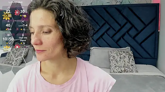 Valery More   online show from 12/05/25, 12:25