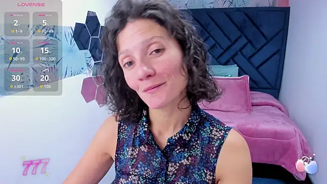 Snapshot of Valery_More__ chatting on 05/01/26, 12:32 Valery More online show from 05/01/26, 12:32