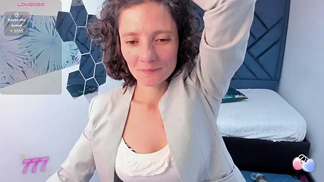 Valery More   online show from 06/17/26, 01:12