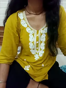 Snapshot of Meenu_rani6 chatting on 10/19/25, 04:24 Meenu rani6 online show from 10/19/25, 04:24