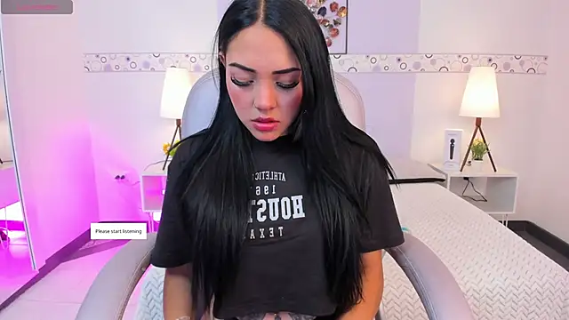 Snapshot of AndreaG_ chatting on 11/20/25, 08:30 AndreaG online show from 11/20/25, 08:30