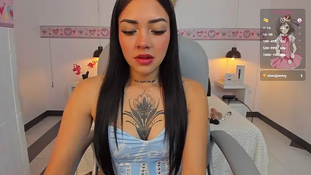 Snapshot of AndreaG_ chatting on 12/04/25, 04:11 AndreaG online show from 12/04/25, 04:11