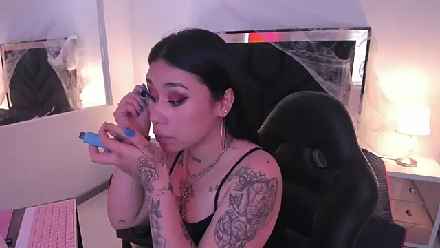 SusanVilla online show from 10/24/25, 02:46