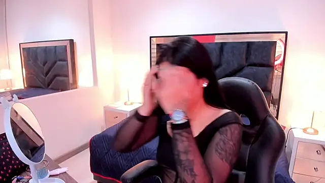 SusanVilla online show from 11/12/25, 07:35