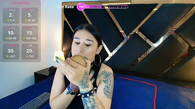 SusanVilla online show from 11/25/25, 02:39