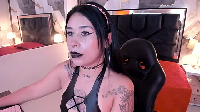 SusanVilla online show from 05/02/26, 08:03