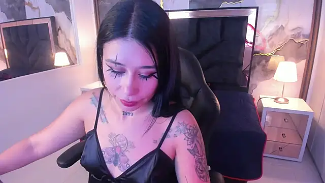 SusanVilla online show from 06/16/26, 08:11