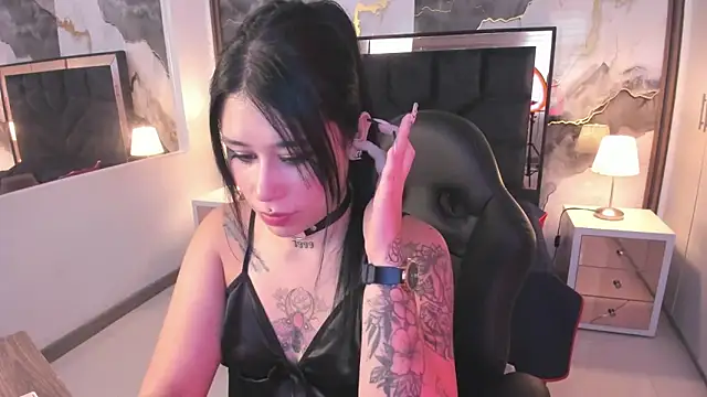 SusanVilla online show from 06/22/26, 07:44