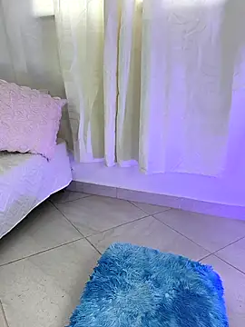 Snapshot of In-Ur-dreams chatting on 10/14/25, 04:52 In-Ur-dreams online show from 10/14/25, 04:52