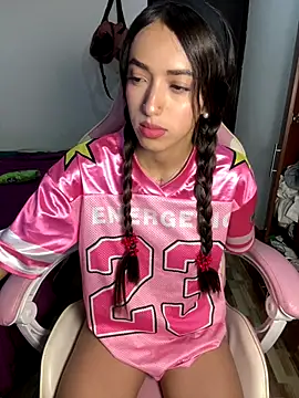 Snapshot of lunaa_kiss19 chatting on 10/09/25, 03:04 lunaa kiss19 online show from 10/09/25, 03:04