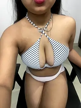 Snapshot of soniyaverma00 chatting on 12/15/25, 08:07 soniyaverma00 online show from 12/15/25, 08:07