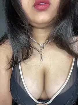 Snapshot of soniyaverma00 chatting on 03/28/26, 08:25 soniyaverma00 online show from 03/28/26, 08:25