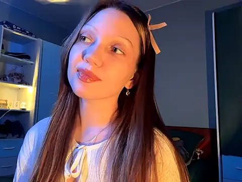 EmiIyKitty online show from 10/13/25, 07:58