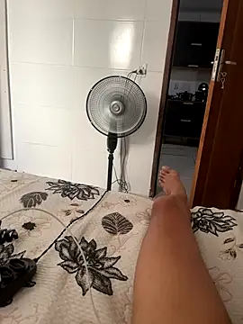 Snapshot of MCLZK chatting on 11/03/25, 05:36 MCLZK online show from 11/03/25, 05:36