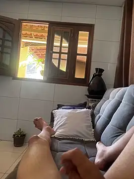 Snapshot of MCLZK chatting on 11/24/25, 06:07 MCLZK online show from 11/24/25, 06:07