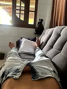 Snapshot of MCLZK chatting on 01/08/26, 05:48 MCLZK online show from 01/08/26, 05:48