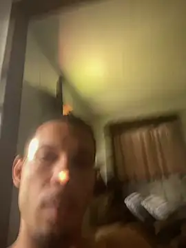 Snapshot of MCLZK chatting on 03/04/26, 06:47 MCLZK online show from 03/04/26, 06:47