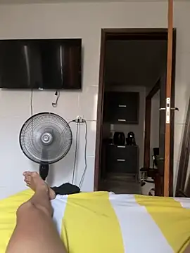 Snapshot of MCLZK chatting on 03/24/26, 07:52 MCLZK online show from 03/24/26, 07:52