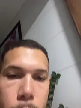 Snapshot of MCLZK chatting on 04/04/26, 08:39 MCLZK online show from 04/04/26, 08:39