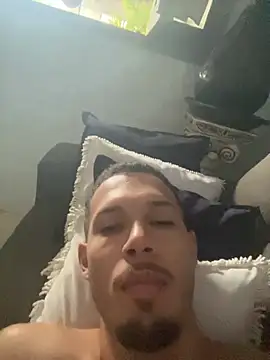 Snapshot of MCLZK chatting on 04/08/26, 07:58 MCLZK online show from 04/08/26, 07:58