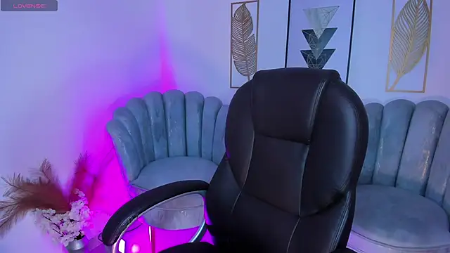 Snapshot of zharaa_fox chatting on 03/03/26, 03:12 zharaa fox online show from 03/03/26, 03:12