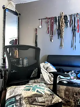 MadamLeRouge online show from 12/04/25, 02:15